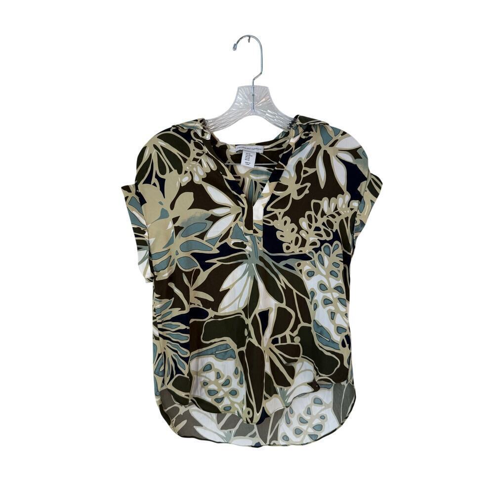 Cupcakes And Cashmere Floral V Neck Blouse Size XS